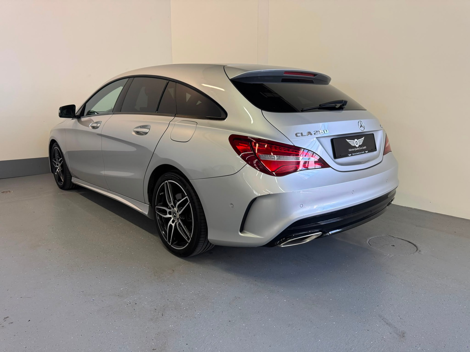 MERCEDES-BENZ CLA Shooting Brake 250 AMG Line 4Matic 7G-DCT-image-9