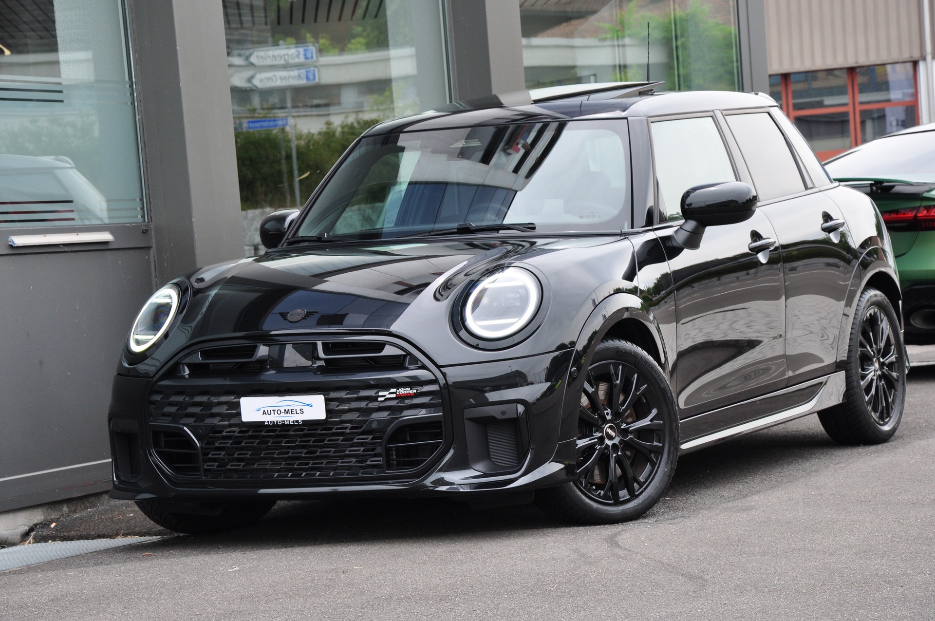 MINI Cooper S DKG-showroom-element-1