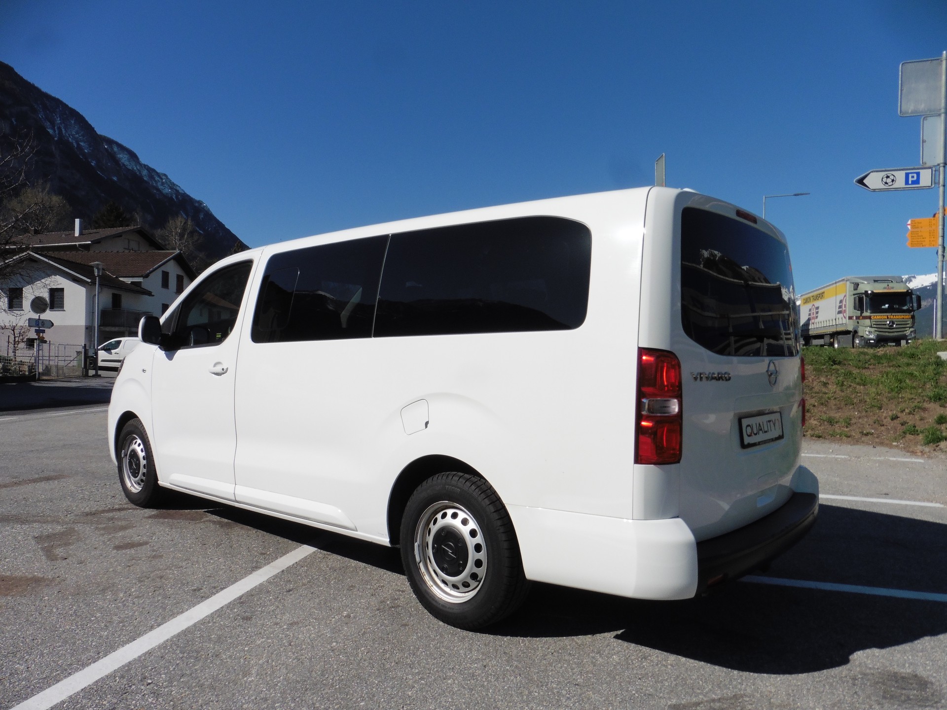 OPEL Vivaro Combi 2.0 CDTI Essentia s/s M Aut.-showroom-element-3