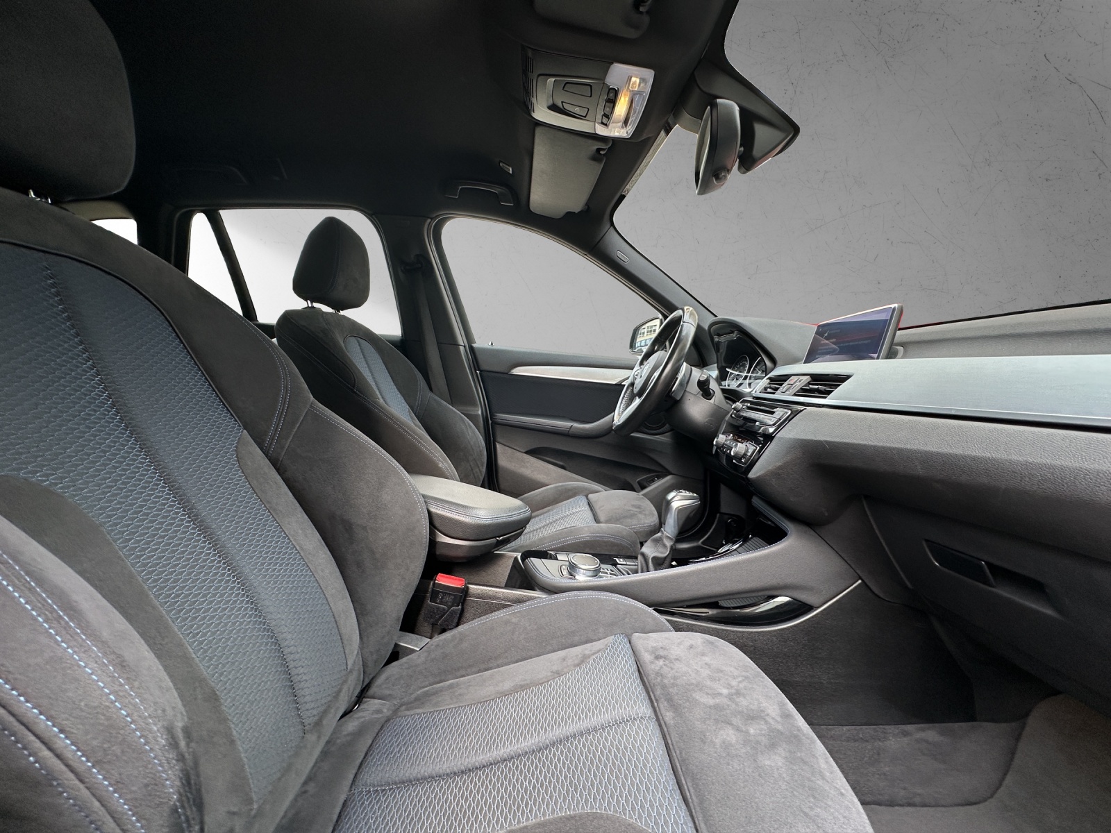 BMW X1 xDrive 20d M Sport Steptronic-image-12