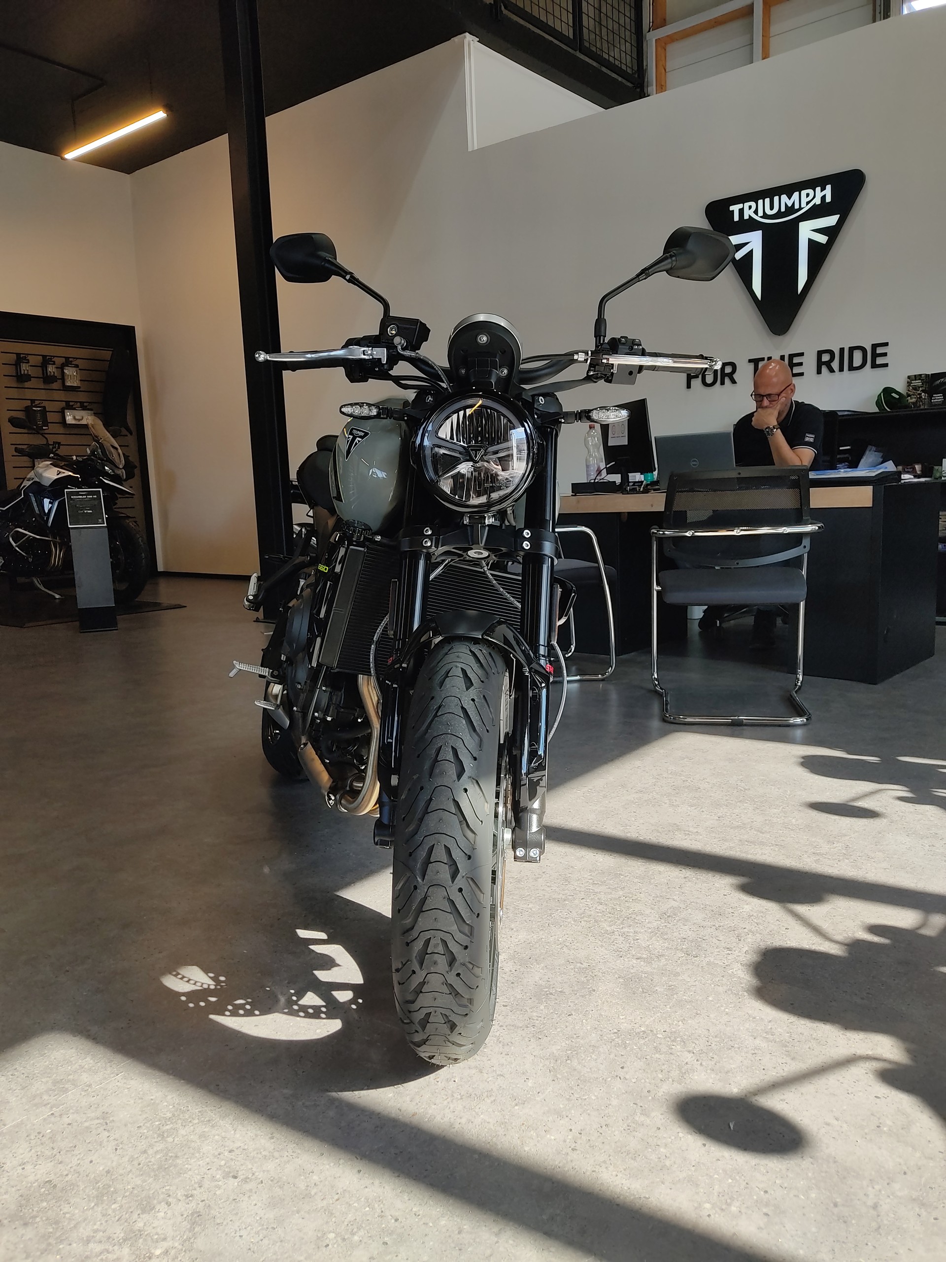 TRIUMPH Trident 660-image-3