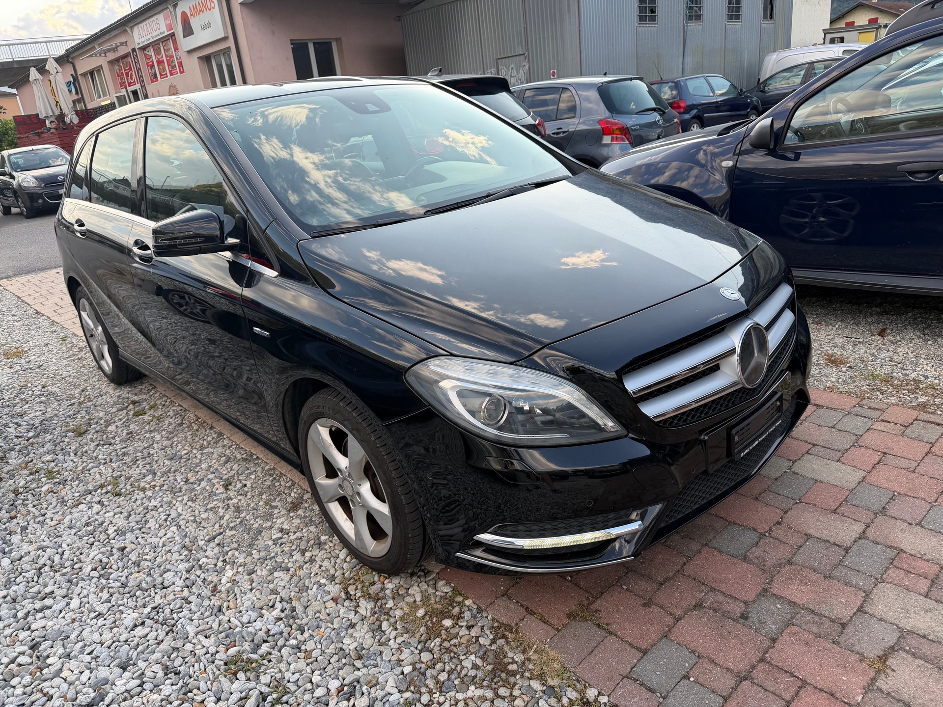 MERCEDES-BENZ B 200-image-2