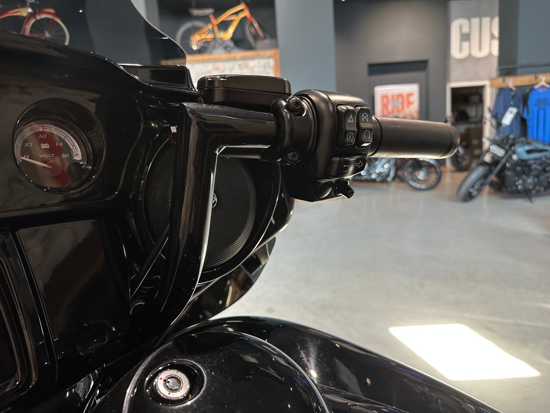HARLEY-DAVIDSON FLHTK Electra Glide Ultra Limited Black Finish114-image-10