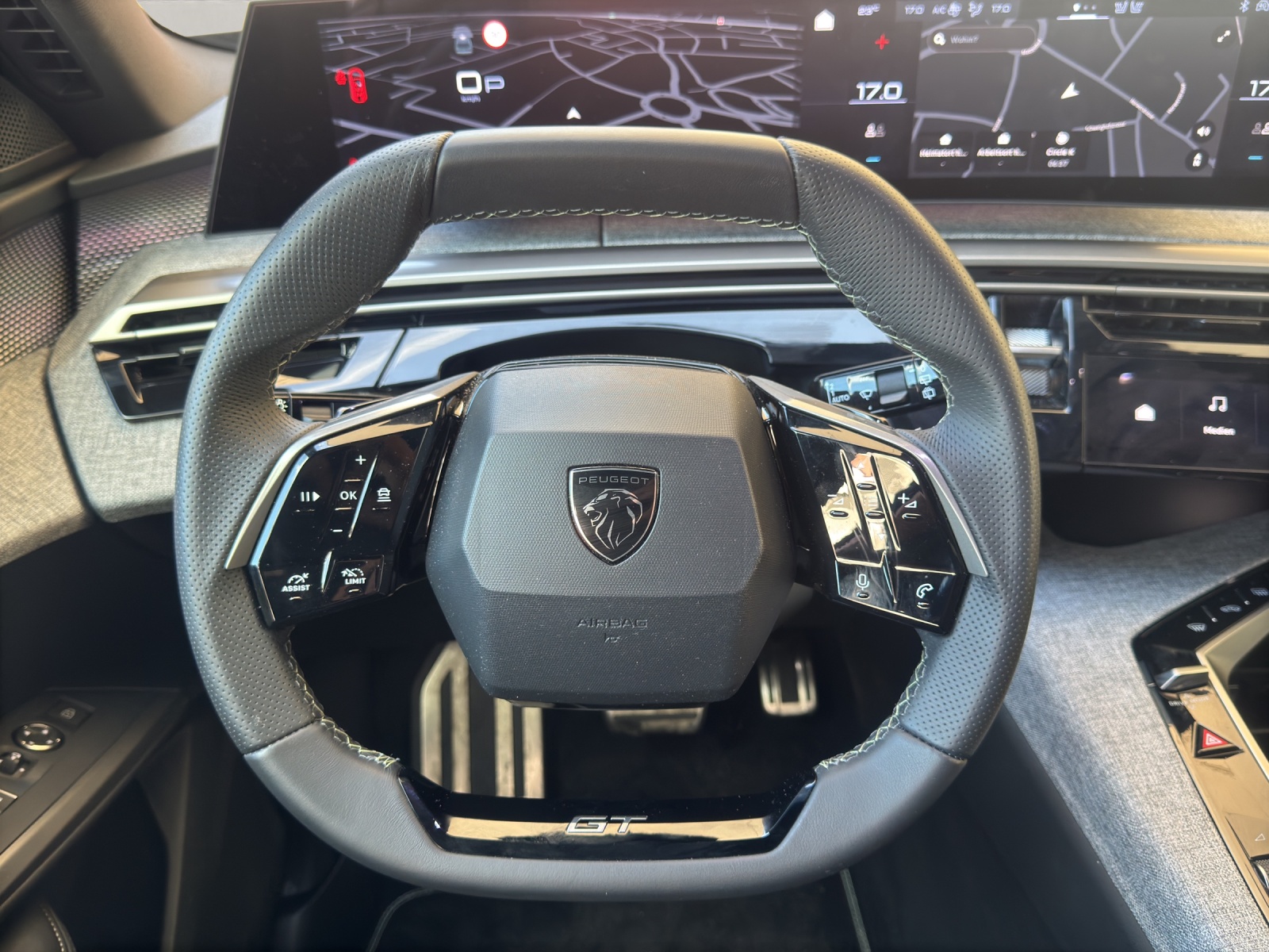 PEUGEOT 5008 1.2 Hybrid GT 145PS 7-Plätzer-image-21