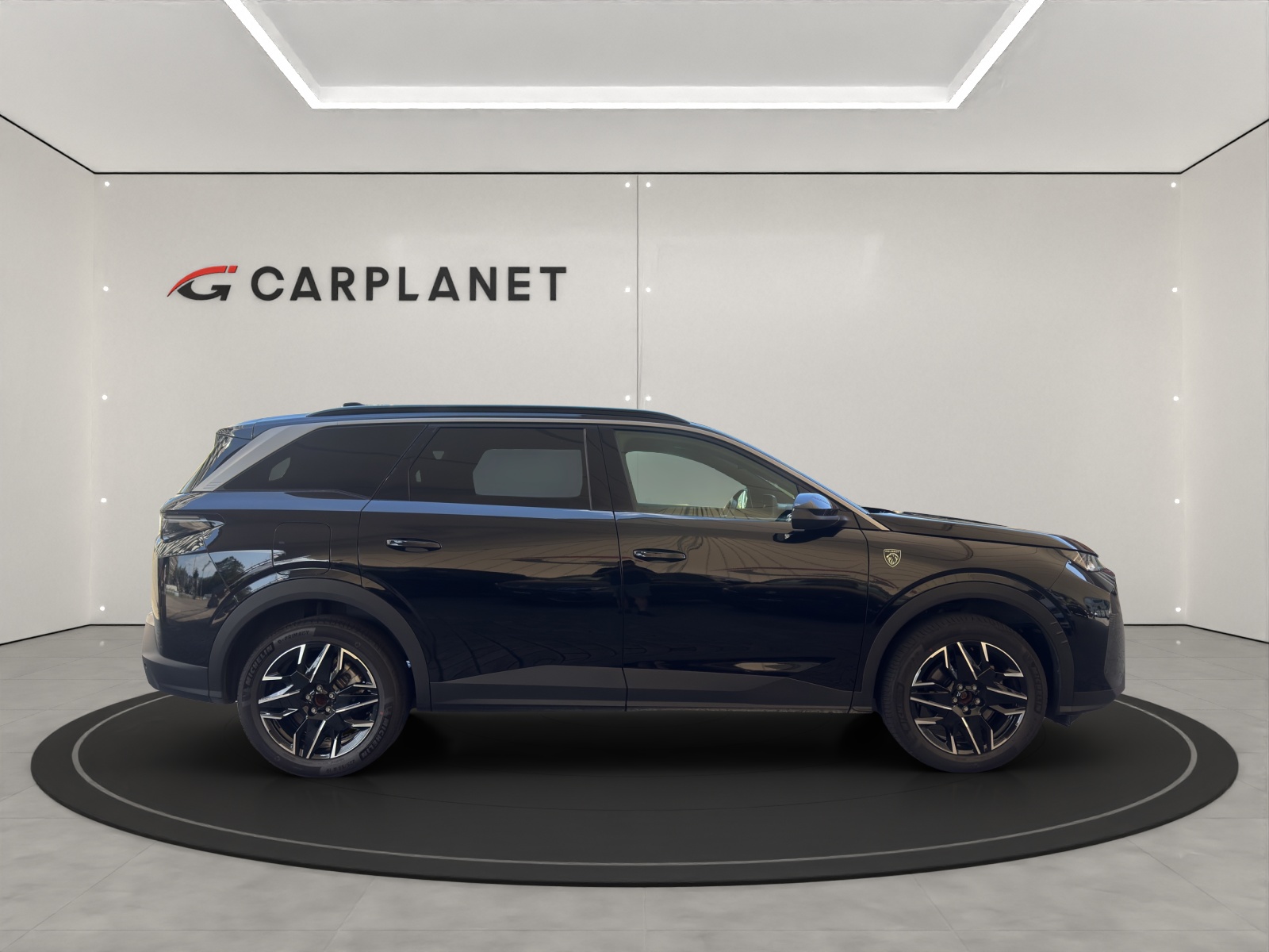 PEUGEOT 5008 1.2 Hybrid GT 145PS 7-Plätzer-showroom-element-1