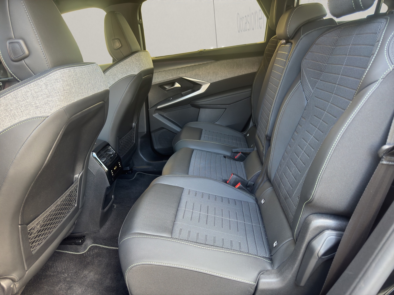 PEUGEOT 5008 1.2 Hybrid GT 145PS 7-Plätzer-image-8