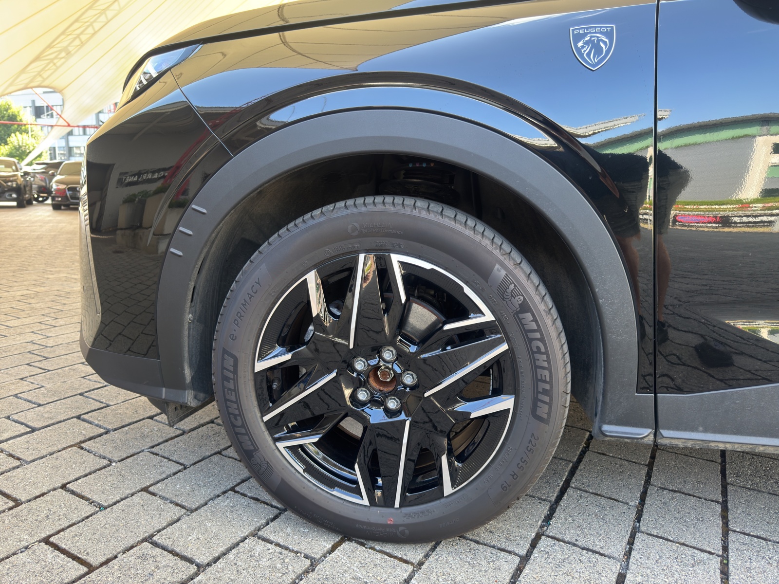 PEUGEOT 5008 1.2 Hybrid GT 145PS 7-Plätzer-image-18