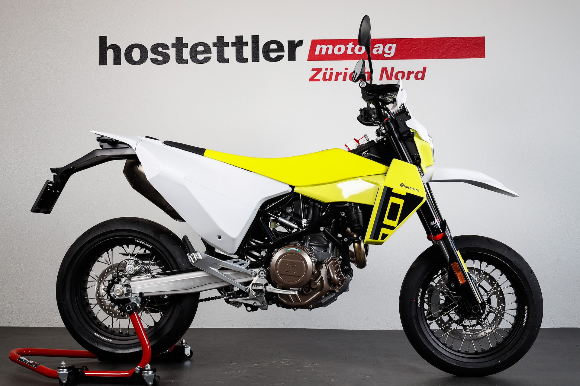 HUSQVARNA 701 Supermoto-image-2