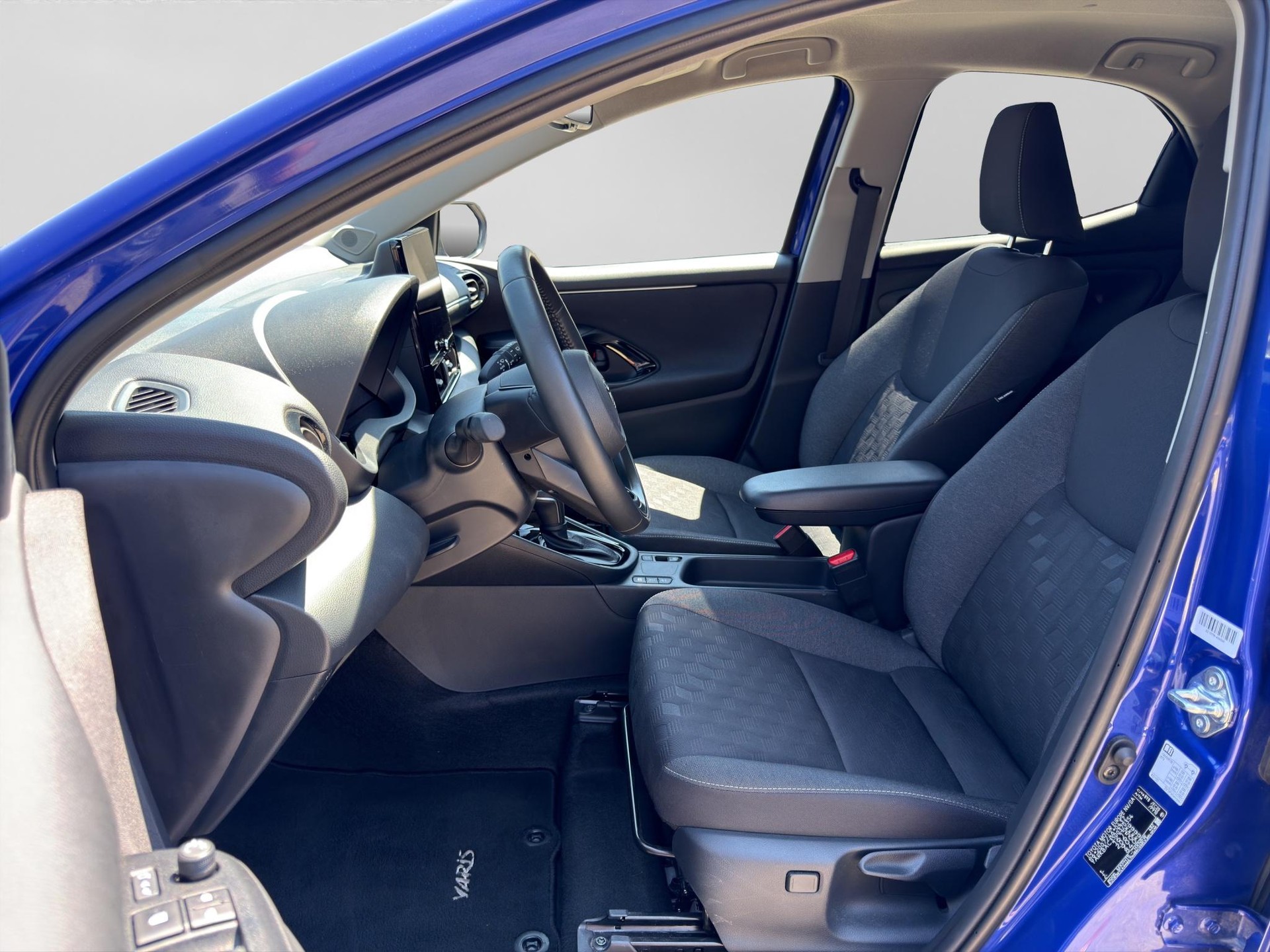 TOYOTA Yaris 1.5 VVT-i HSD Trend-showroom-element-1