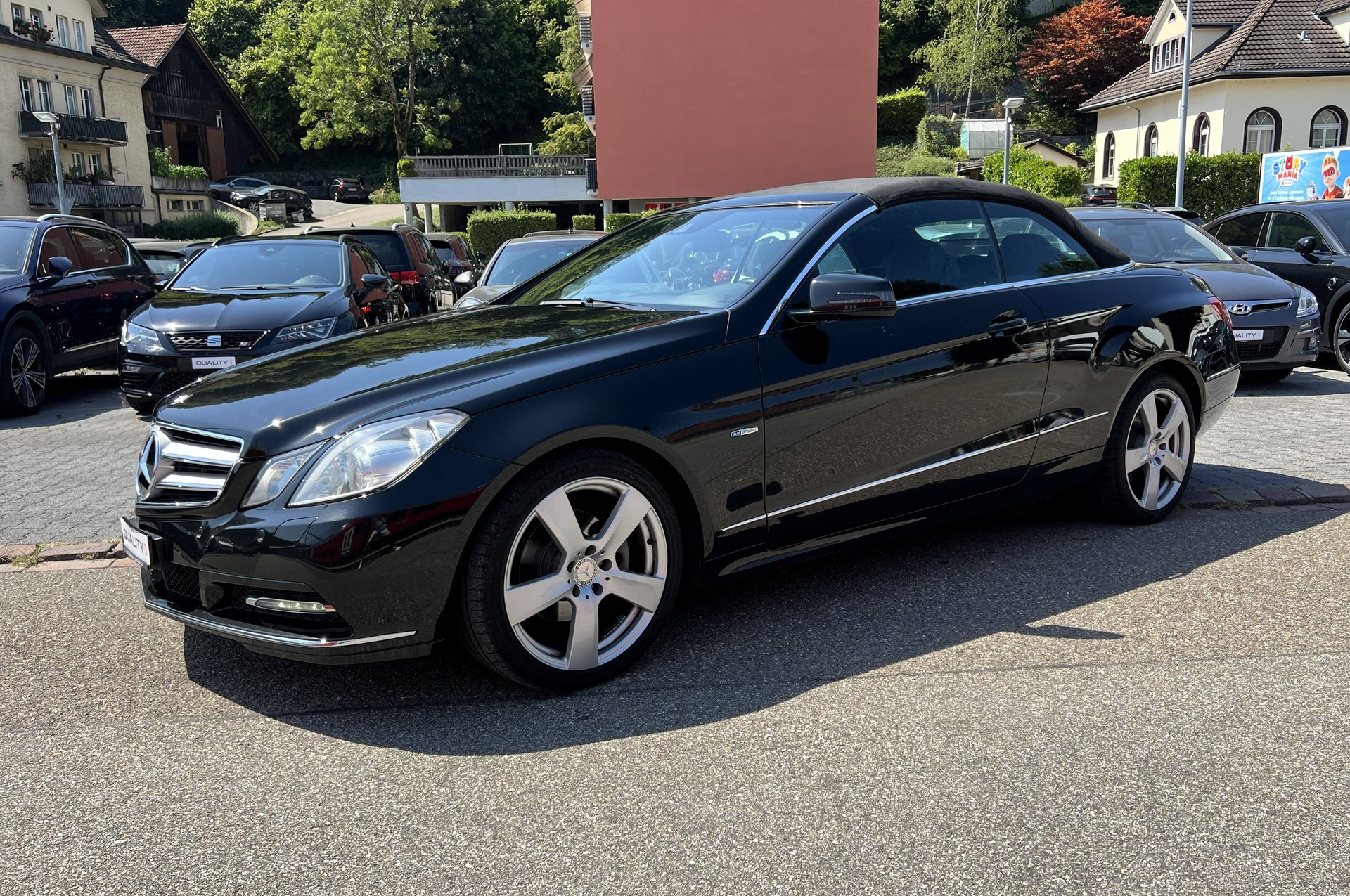 MERCEDES-BENZ E 250 CGI BlueEfficiency Automatic-image-23