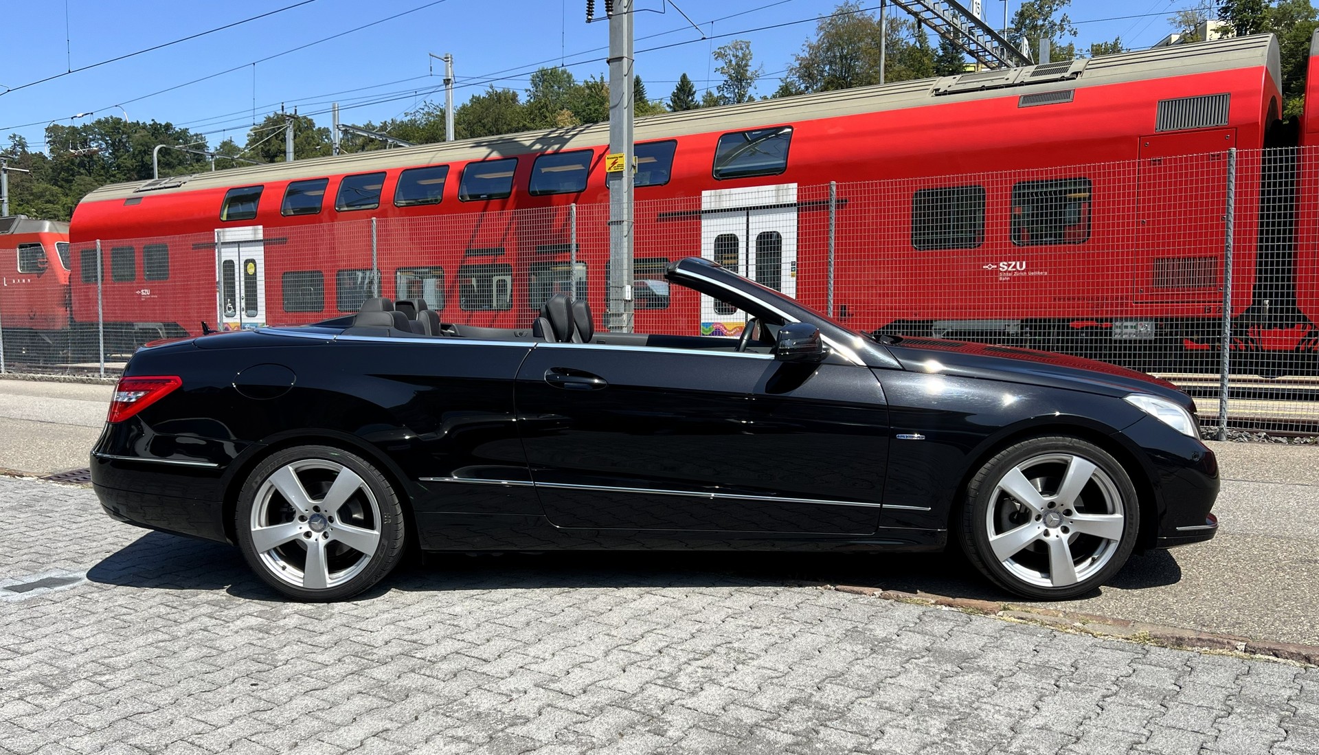MERCEDES-BENZ E 250 CGI BlueEfficiency Automatic-image-5