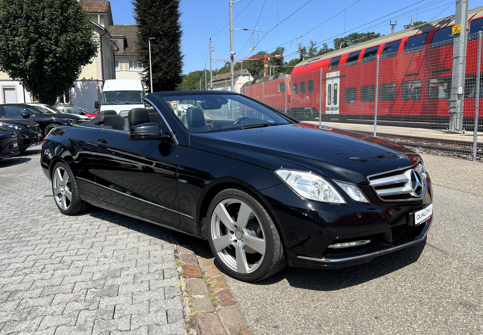 MERCEDES-BENZ E 250 CGI BlueEfficiency Automatic-image-6