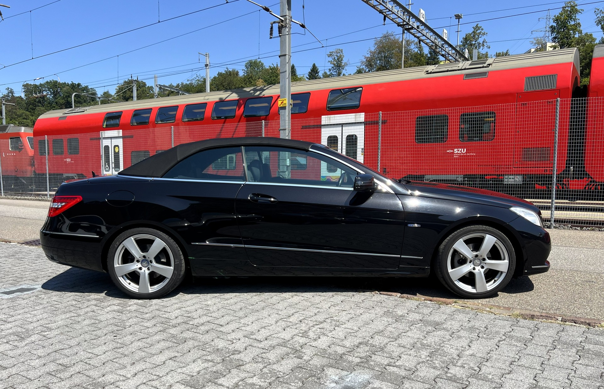 MERCEDES-BENZ E 250 CGI BlueEfficiency Automatic-image-28