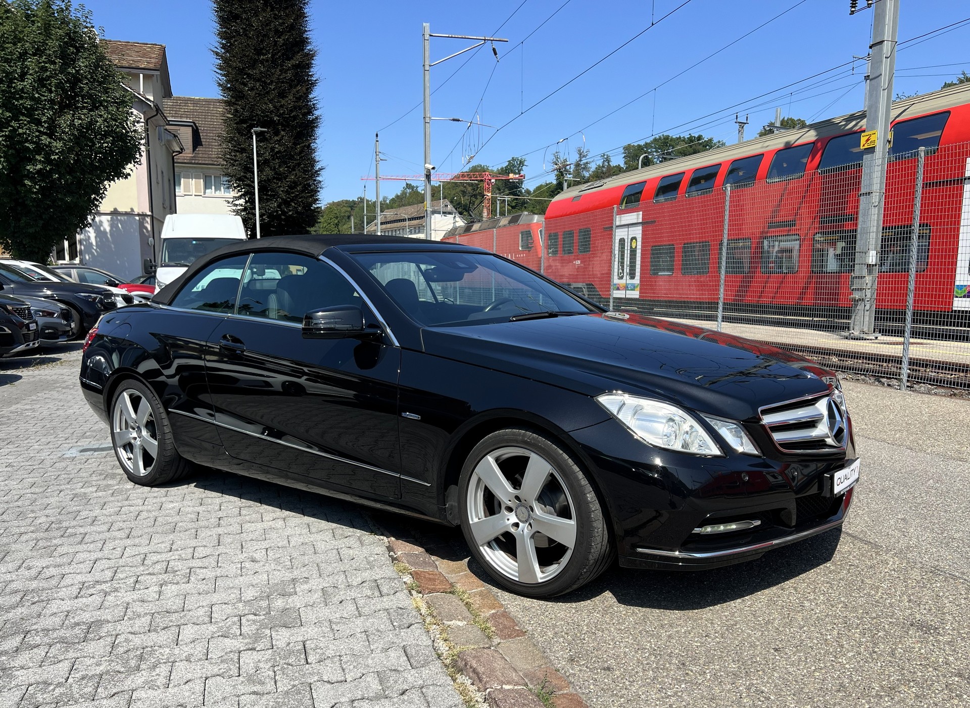 MERCEDES-BENZ E 250 CGI BlueEfficiency Automatic-image-29