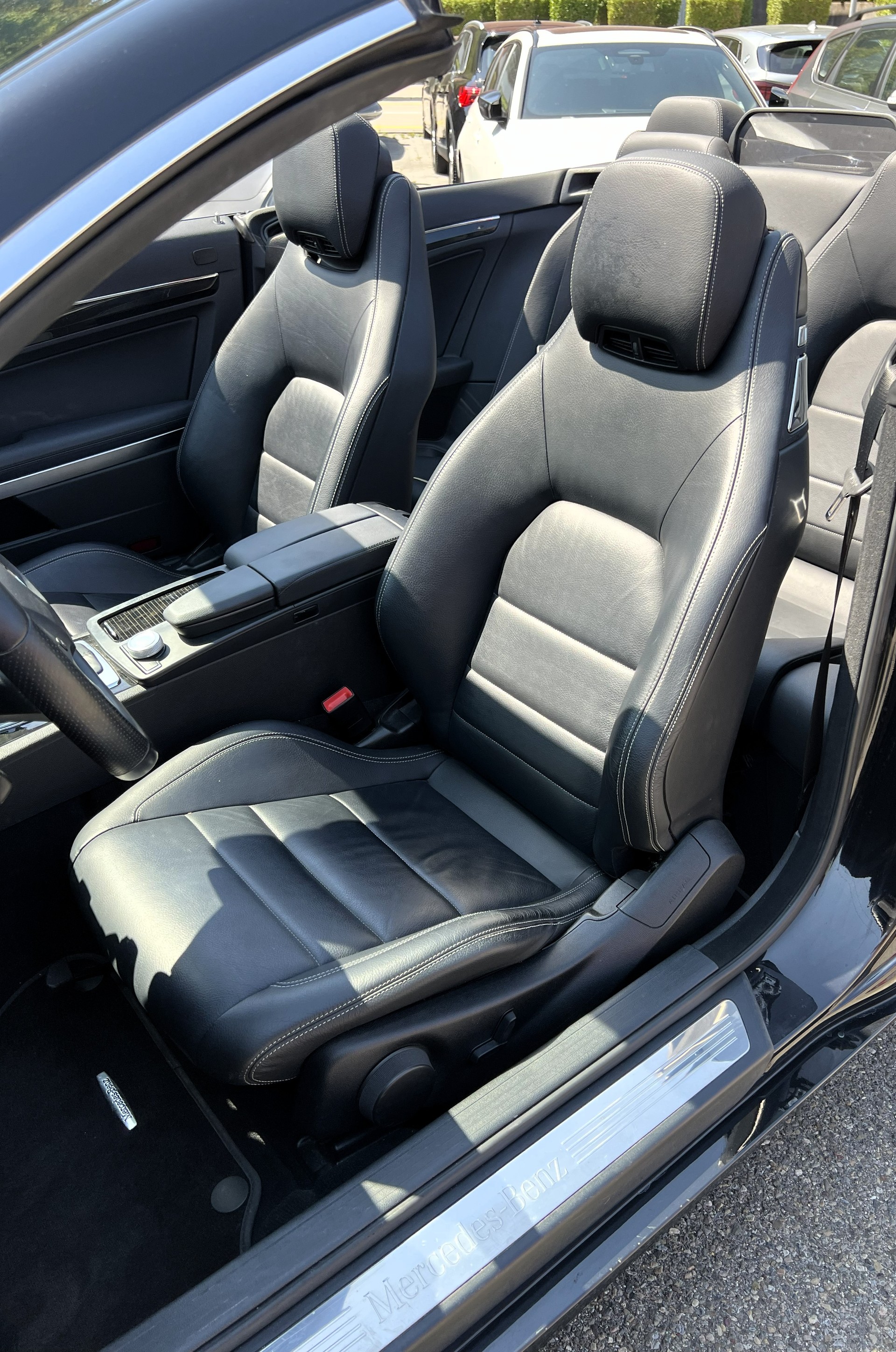 MERCEDES-BENZ E 250 CGI BlueEfficiency Automatic-image-15