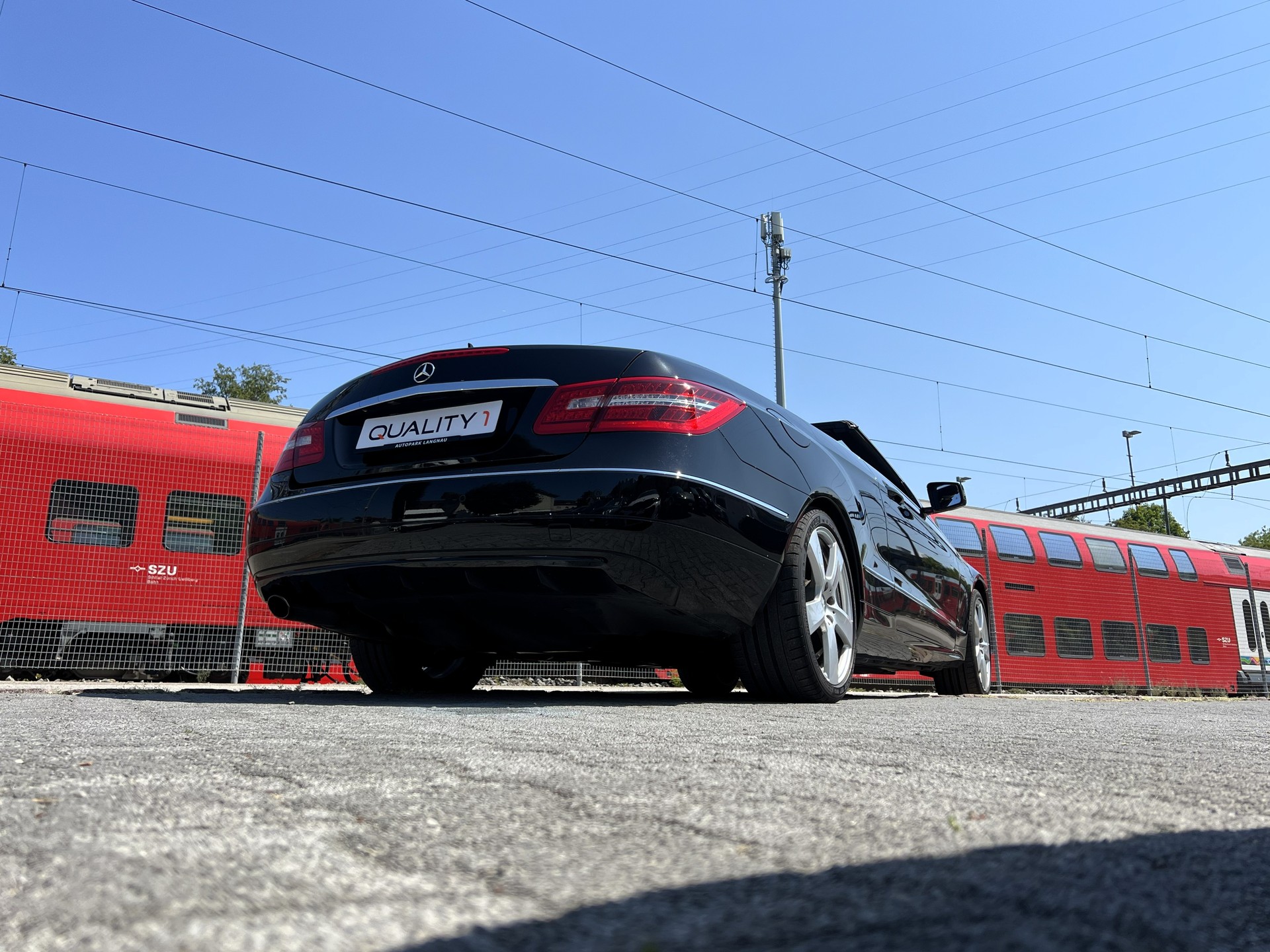 MERCEDES-BENZ E 250 CGI BlueEfficiency Automatic-image-9