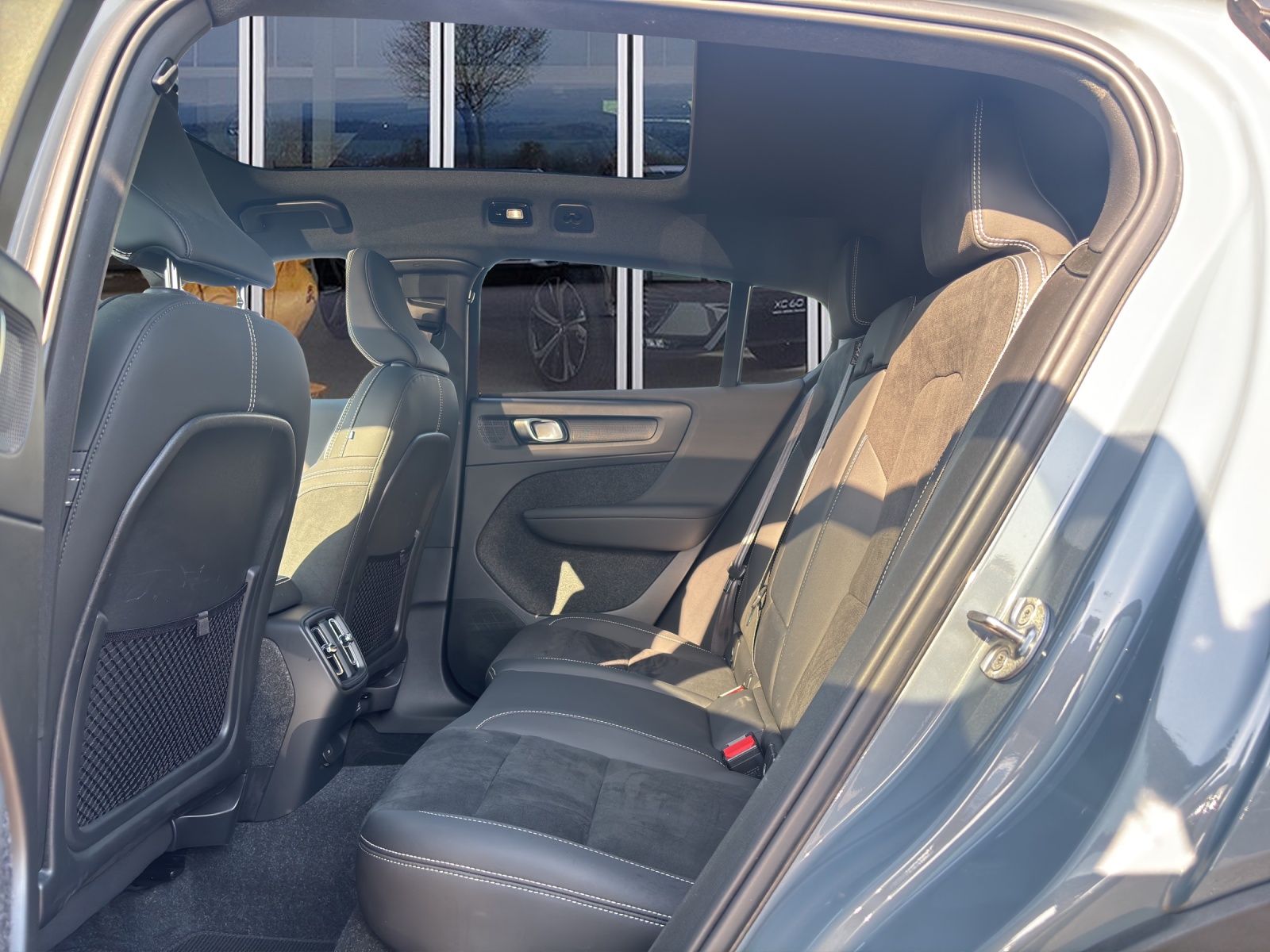 VOLVO C40 Recharge Twin-image-11