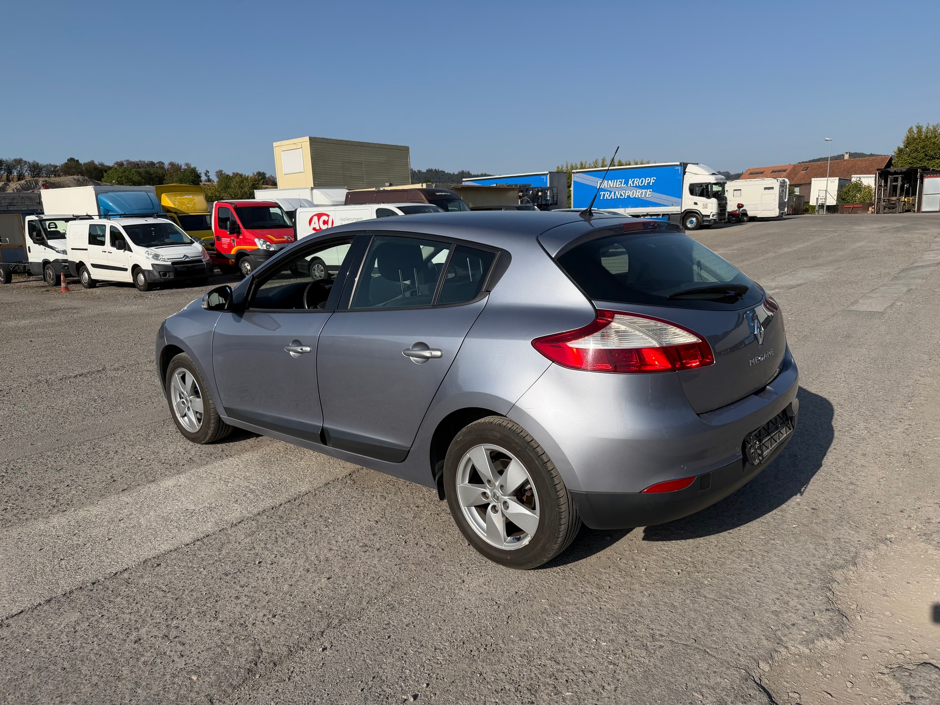 RENAULT Mégane 2.0 16V Dynamique CVT-image-3