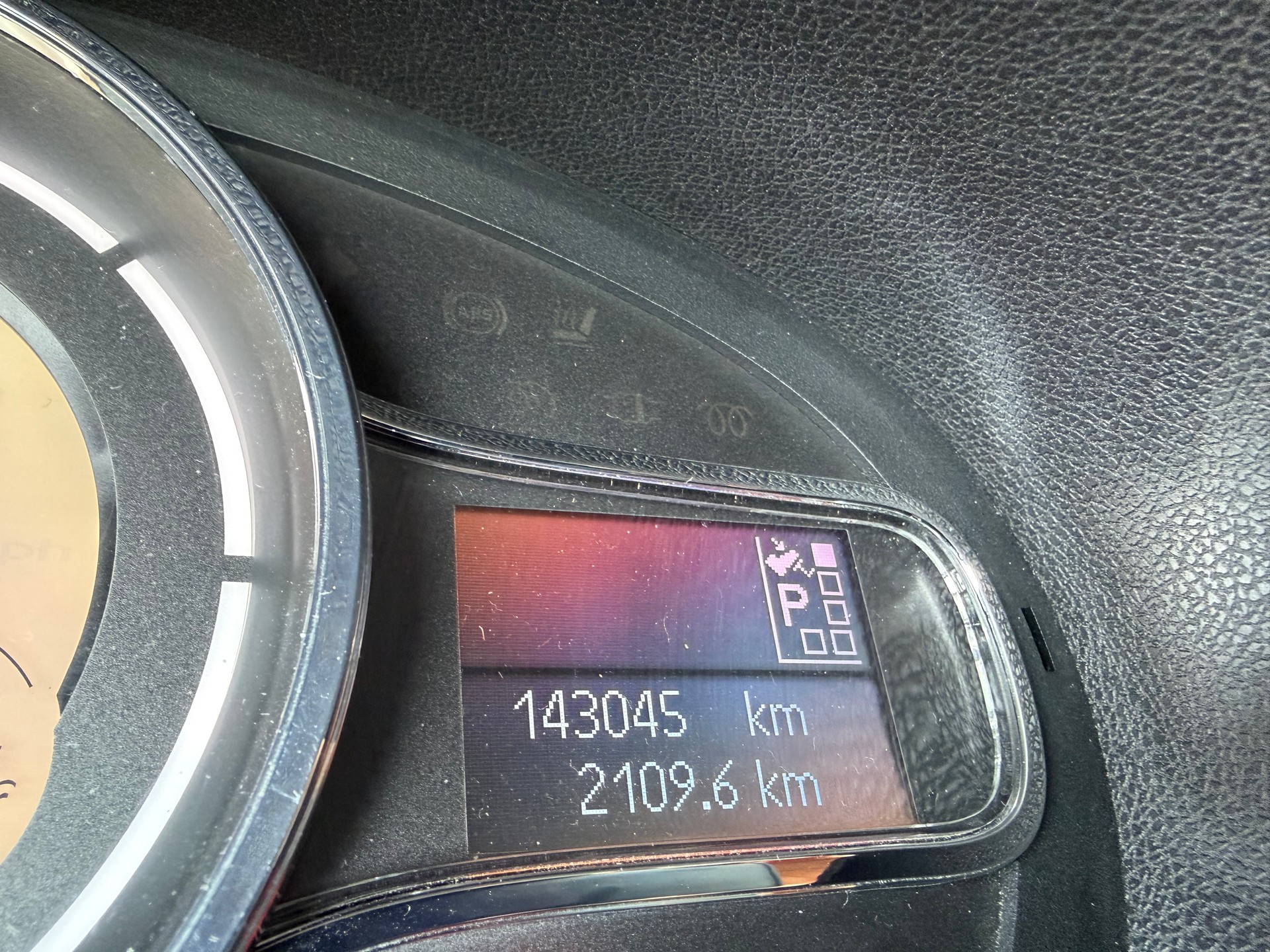 RENAULT Mégane 2.0 16V Dynamique CVT-image-10