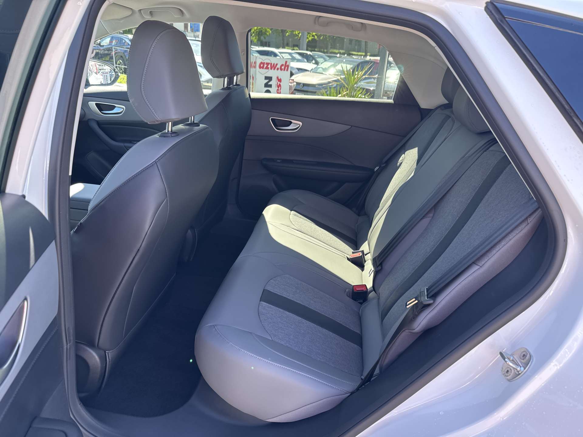 MG 4 EV 64kWh Premium Facelift Automat-image-5