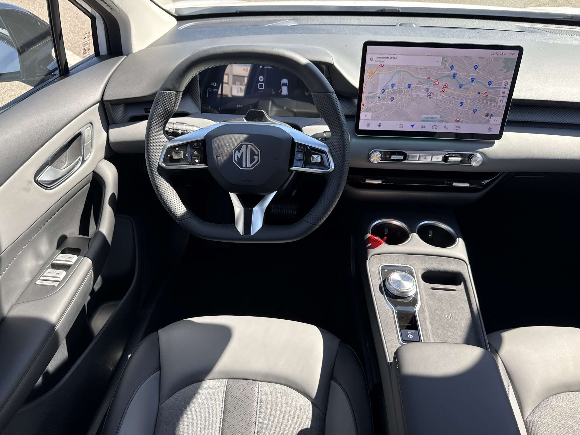 MG 4 EV 64kWh Premium Facelift Automat-showroom-element-3