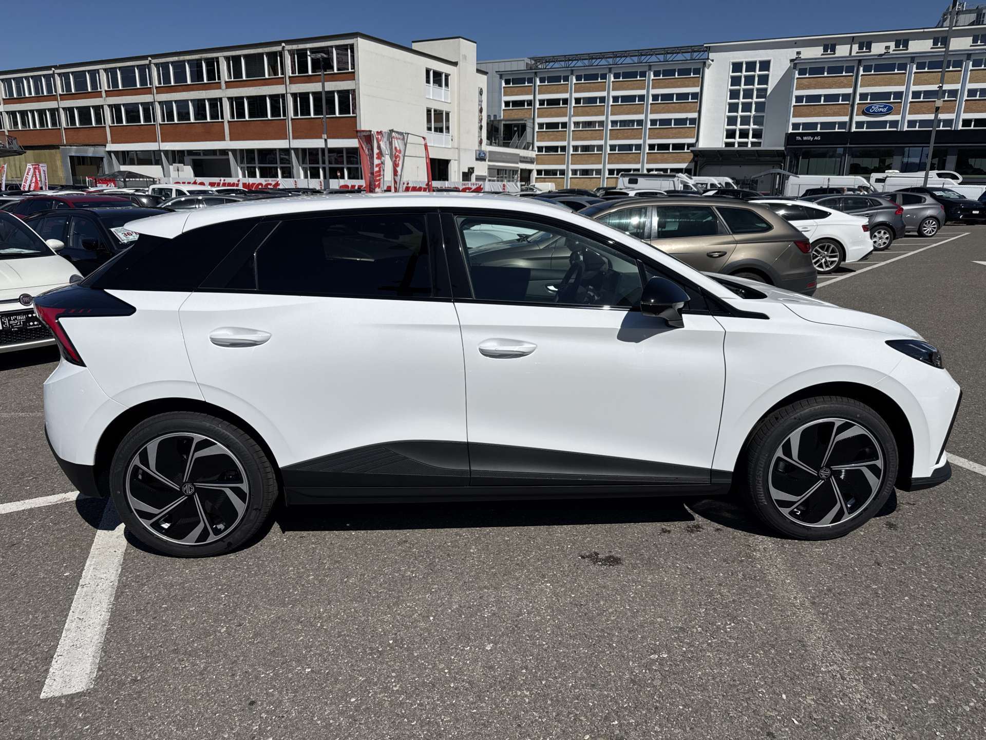 MG 4 EV 64kWh Premium Facelift Automat-image-9