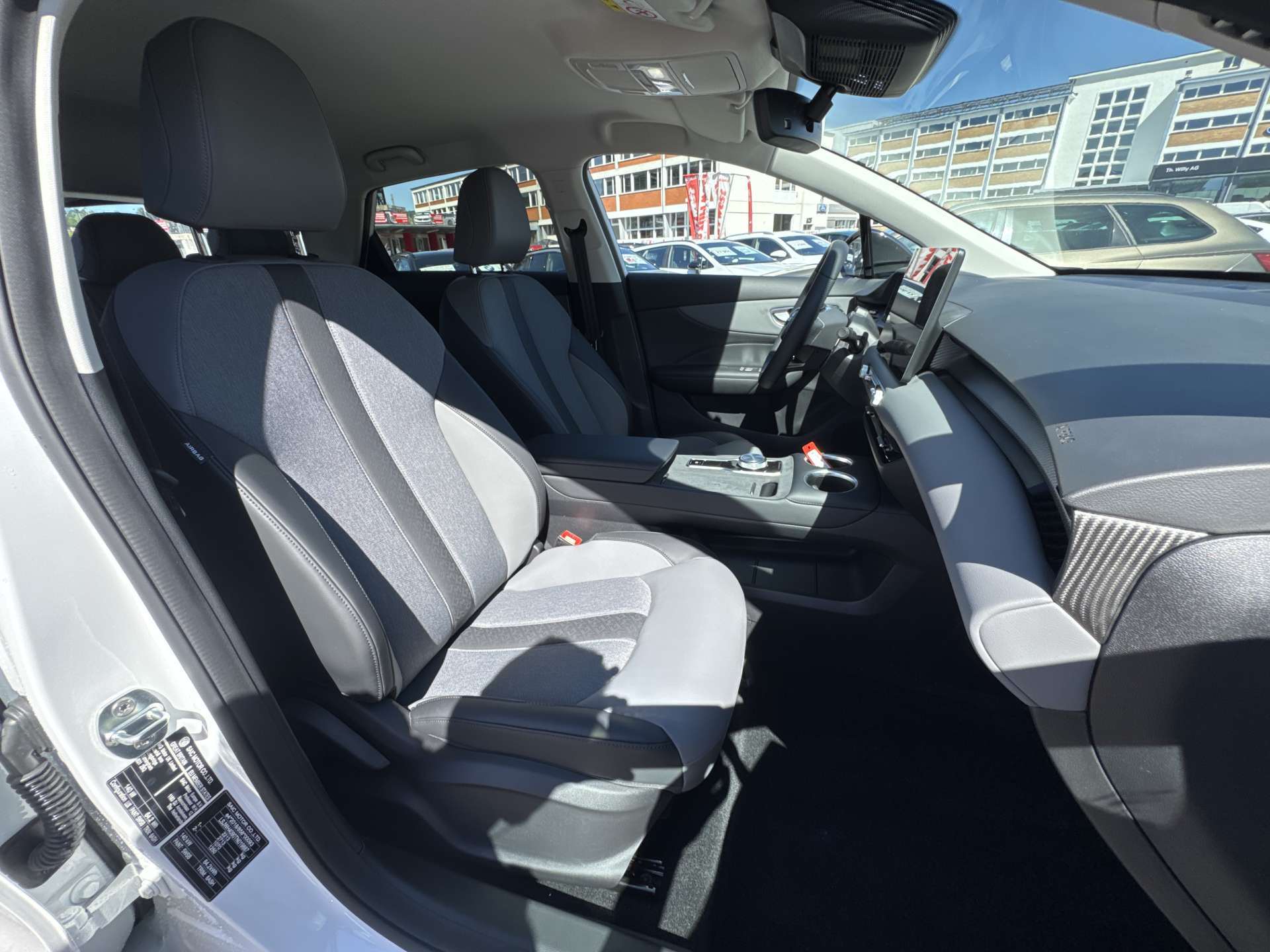 MG 4 EV 64kWh Premium Facelift Automat-image-11