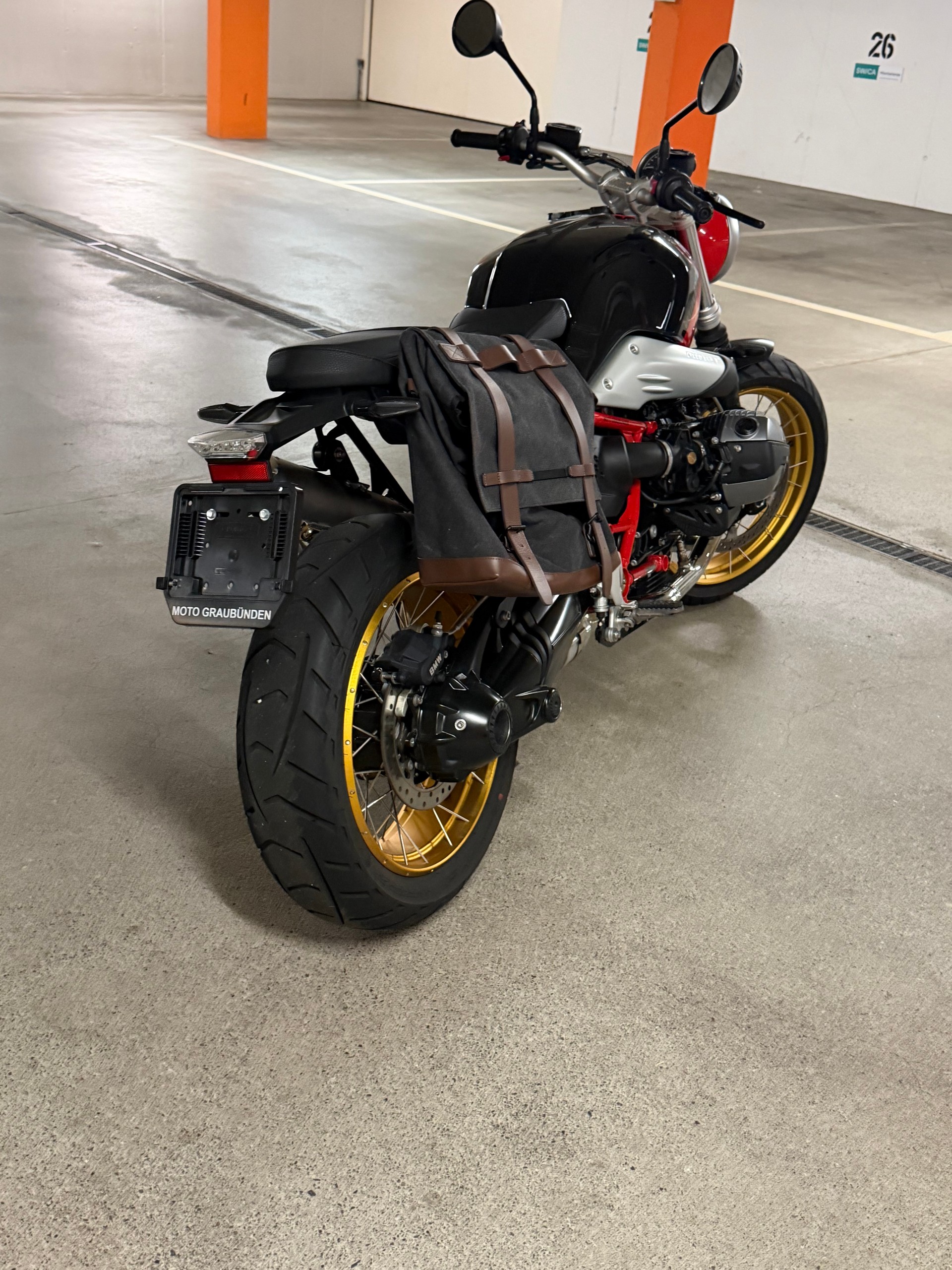 BMW R nineT Scrambler-image-4