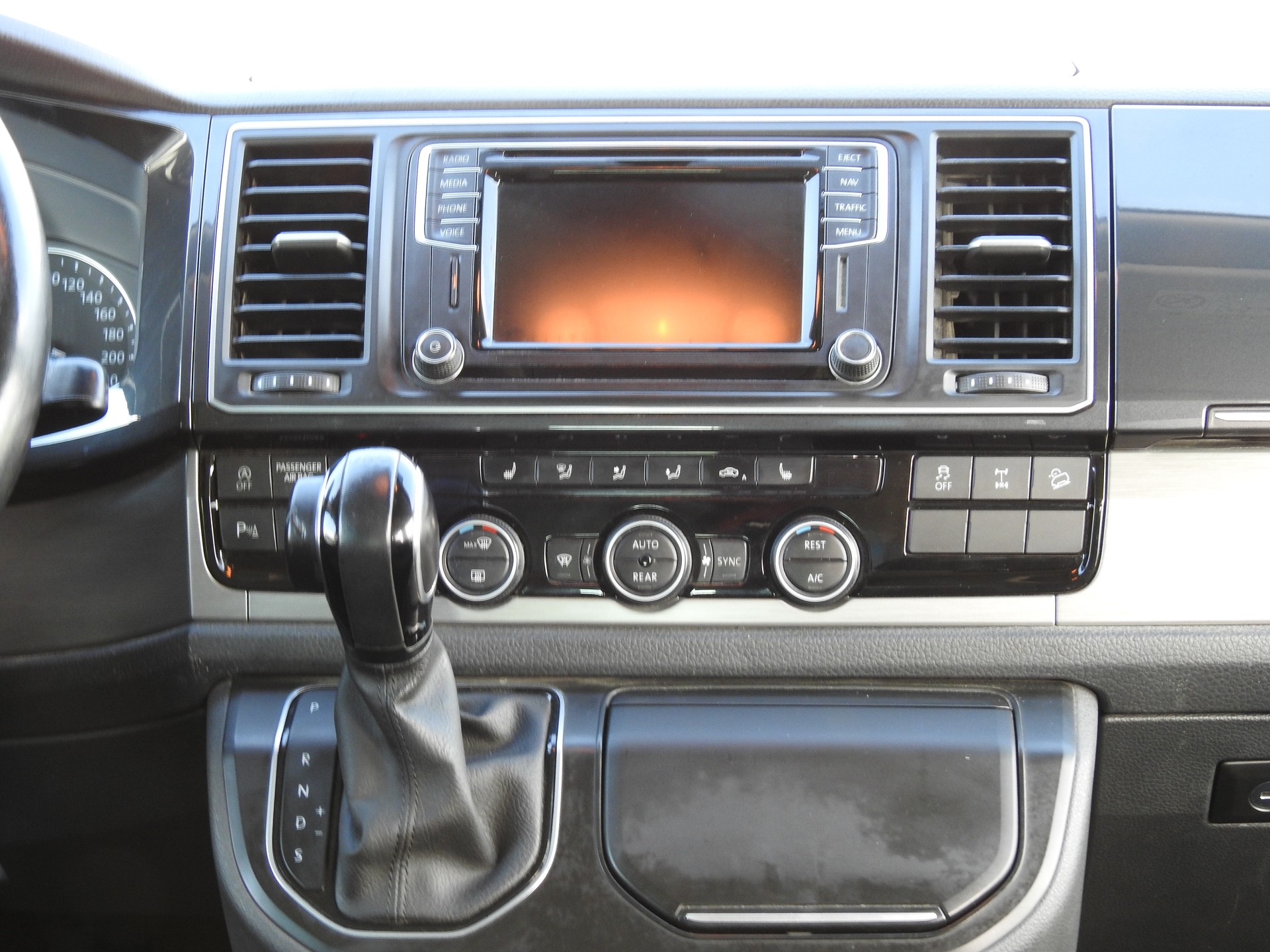 VW T6 California 2.0 TDI Beach 4Motion DSG-image-13