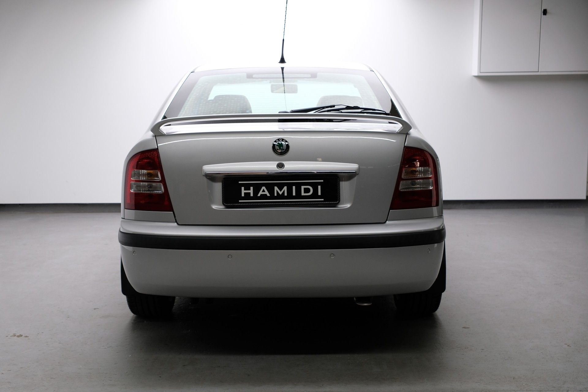 SKODA Octavia 1.8 Turbo Laurin & Klement-image-4