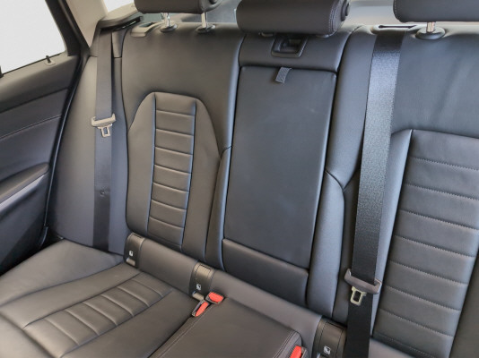 BMW 320d xDrive 48V Touring-image-9