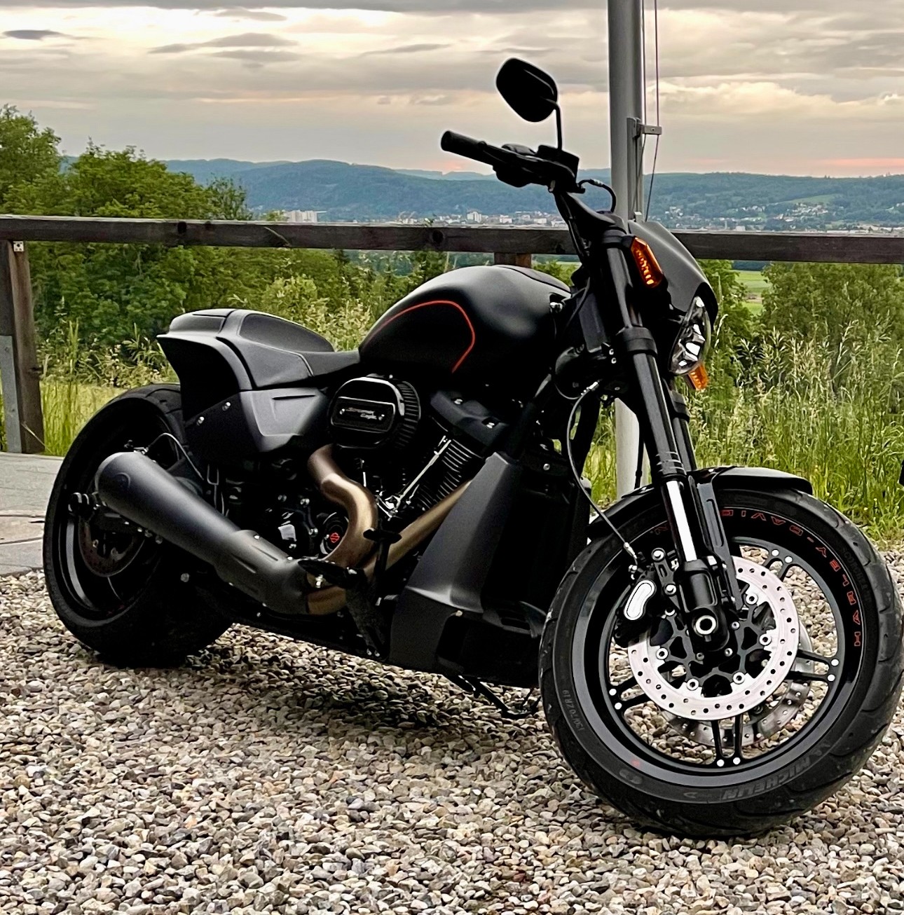 HARLEY-DAVIDSON FXDRS 114 ABS-image-0