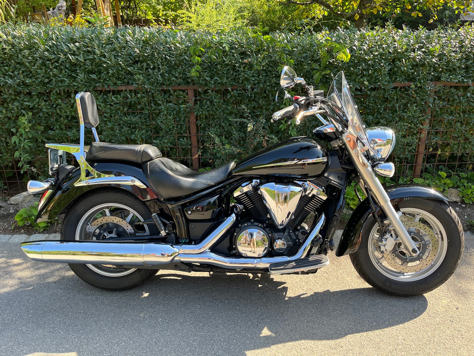 YAMAHA XVS 1300 A Midnight Star-image-2