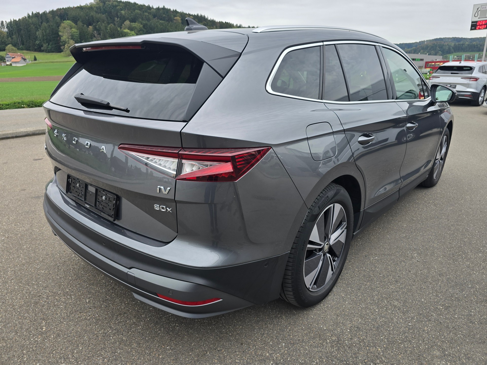 SKODA Enyaq iV 80x-image-3