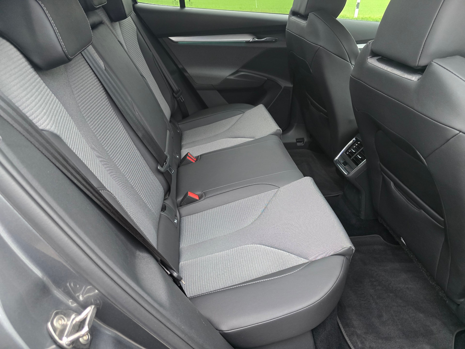 SKODA Enyaq iV 80x-image-10