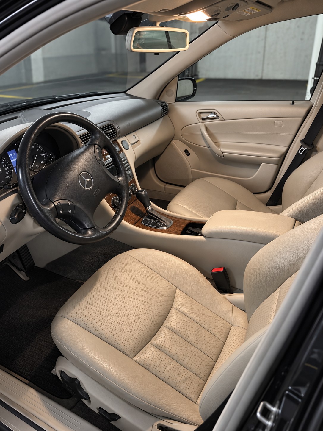 MERCEDES-BENZ C 280 4Matic-image-4