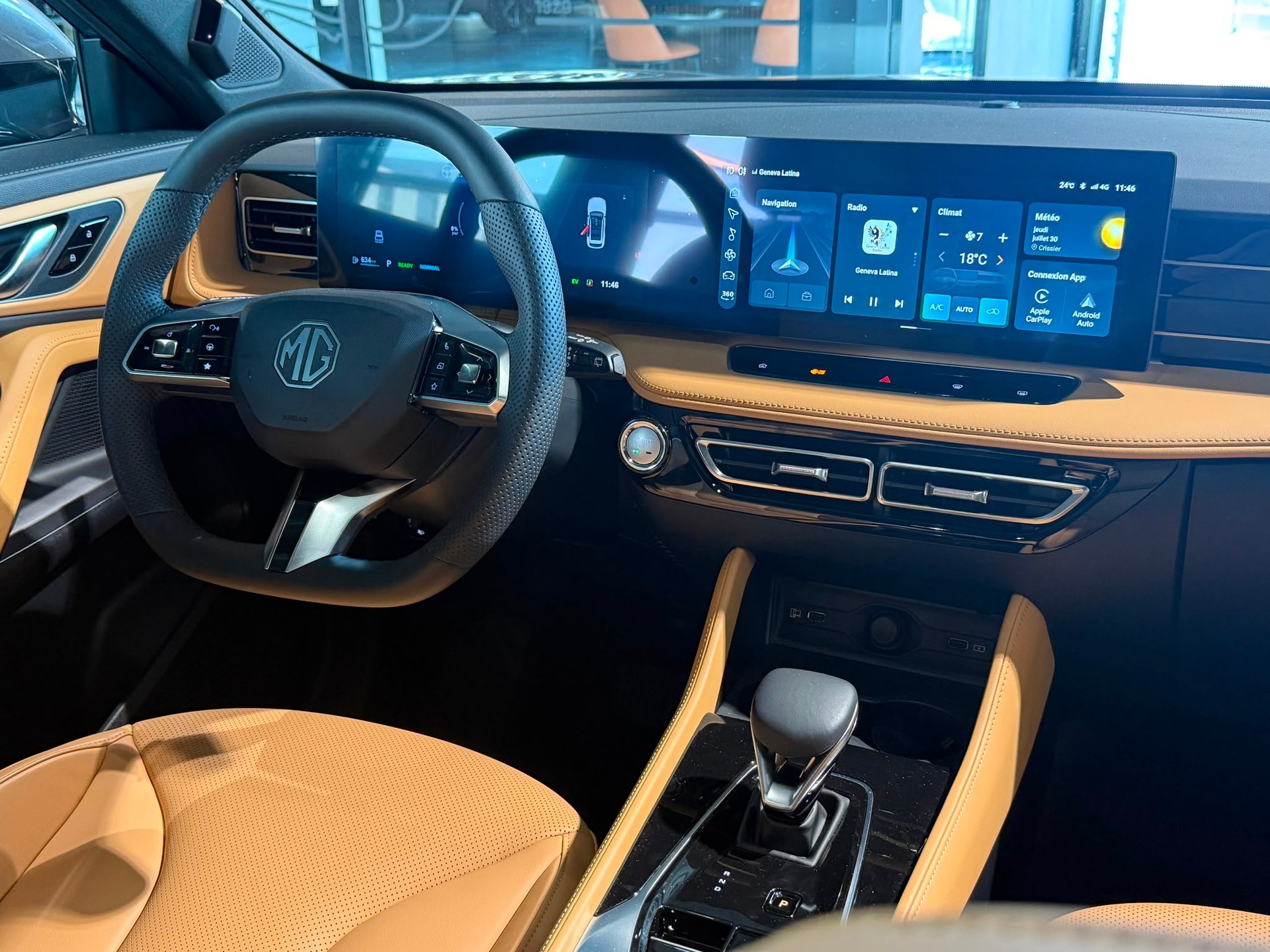 MG HS 1.5 T PHEV Luxury-image-11