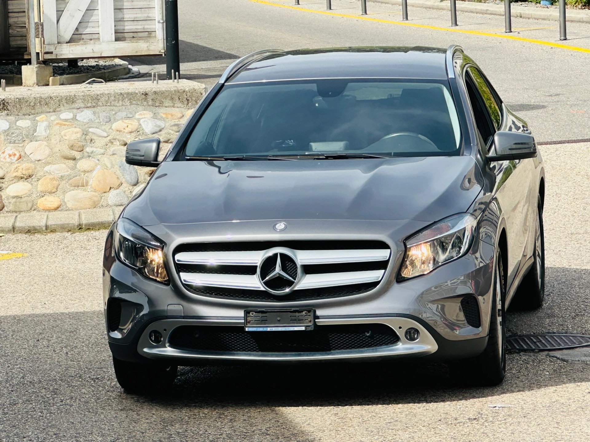 MERCEDES-BENZ GLA 200 Urban-showroom-element-2