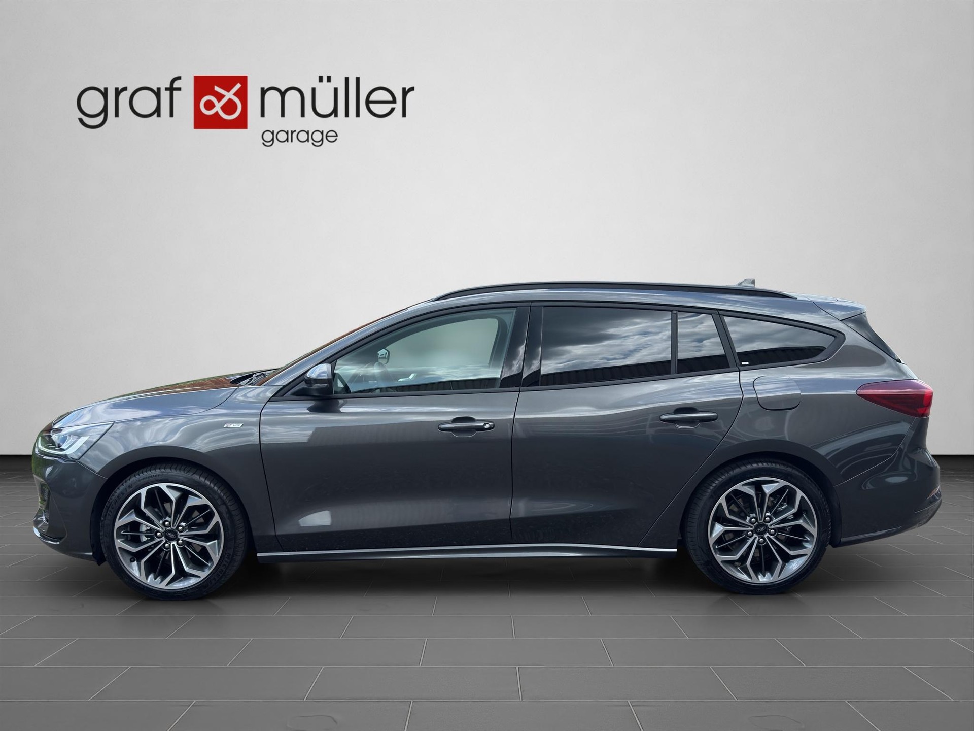 FORD Focus 1.0i EcoB Hybrid 155 ST-Line X-showroom-element-1