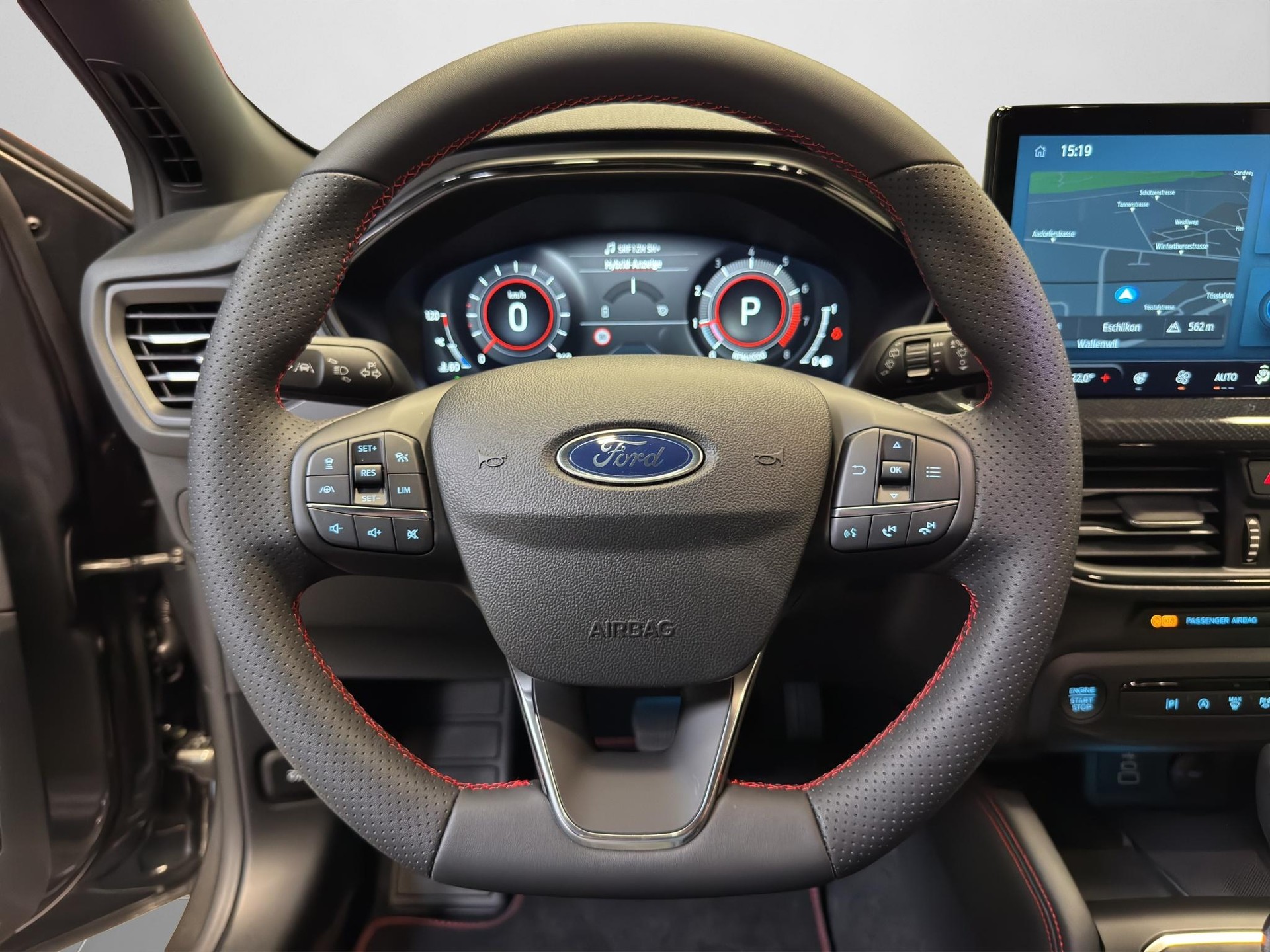 FORD Focus 1.0i EcoB Hybrid 155 ST-Line X-image-4