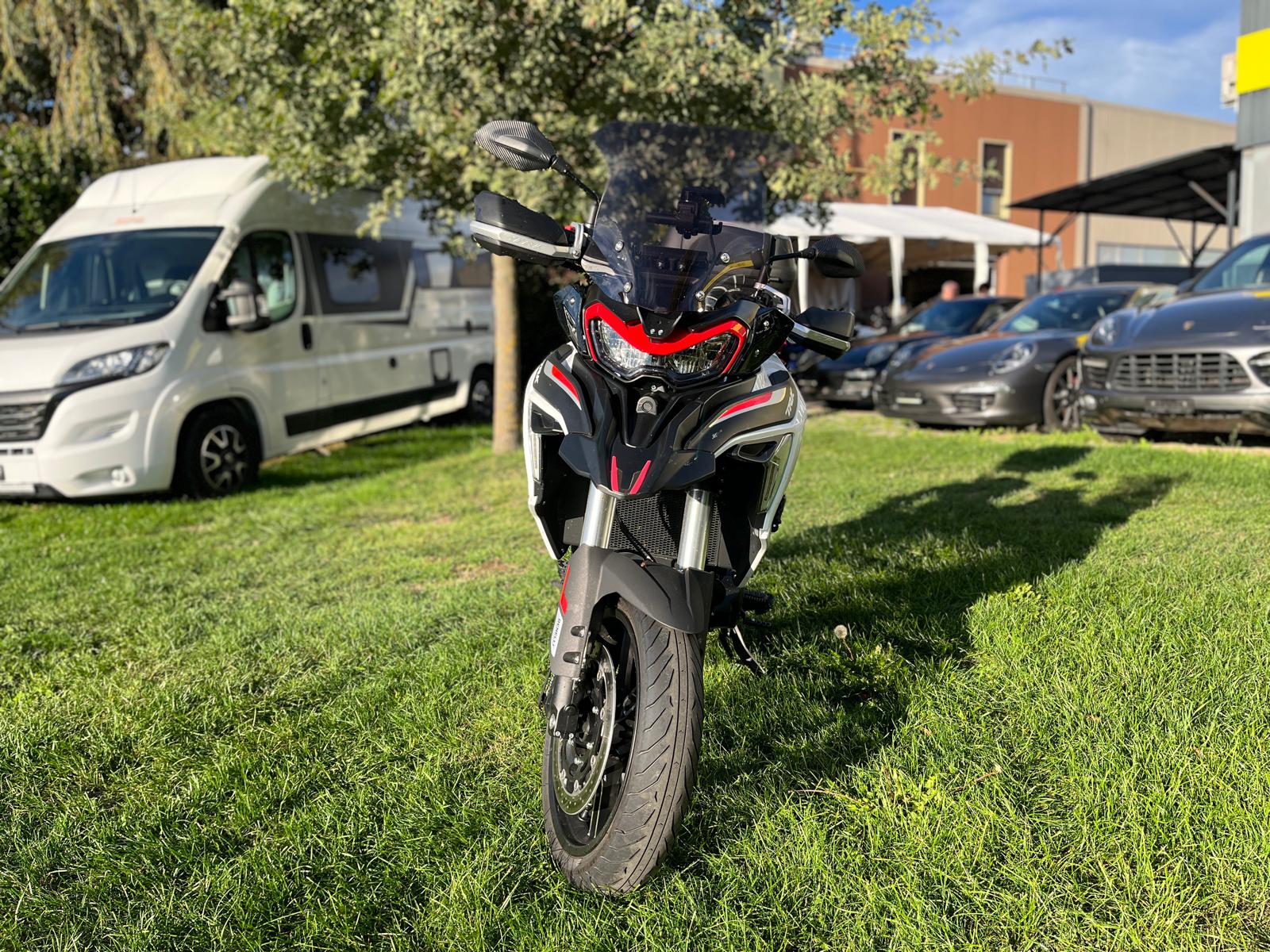 BENELLI TRK 702-showroom-element-2