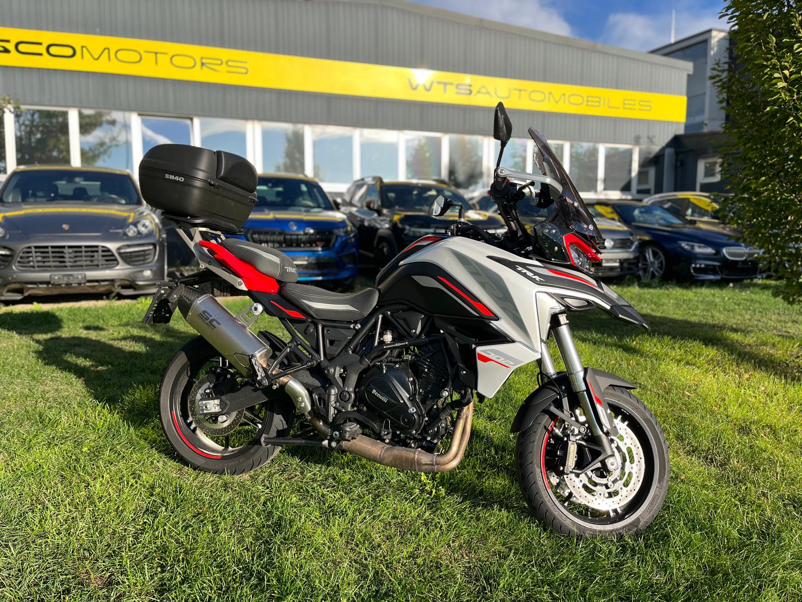 BENELLI TRK 702-showroom-element-1