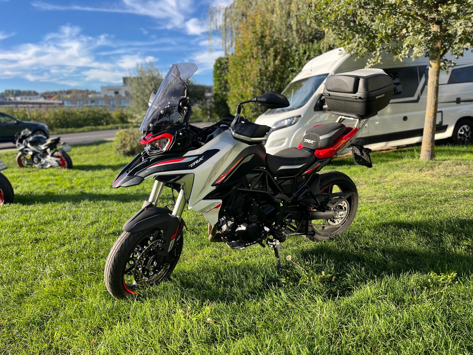 BENELLI TRK 702-showroom-element-3