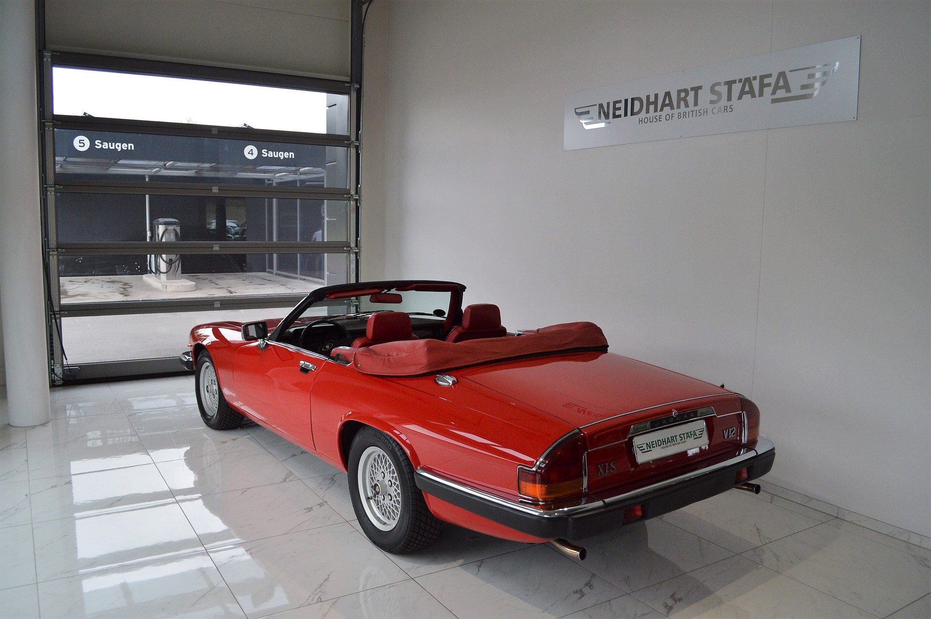 JAGUAR XJS 5.3 V12 Convertible-image-4
