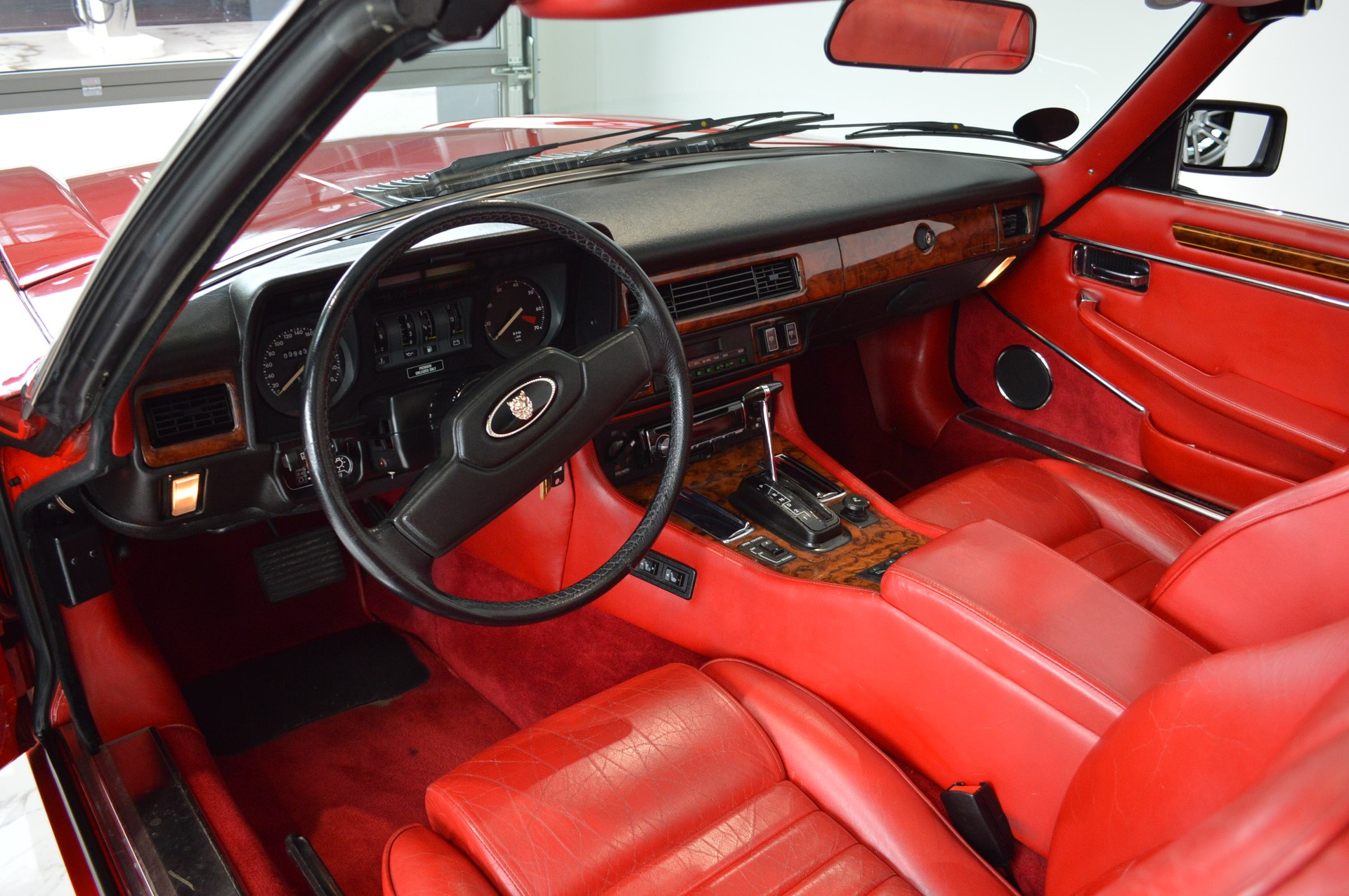 JAGUAR XJS 5.3 V12 Convertible-image-7
