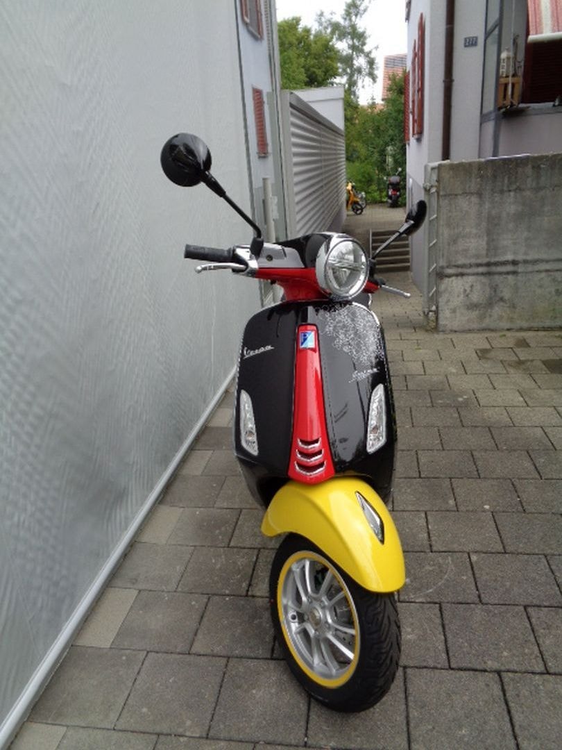 PIAGGIO VESPA PRIMAVERA 125 ABS 12" MICKEY MOUSE-image-3
