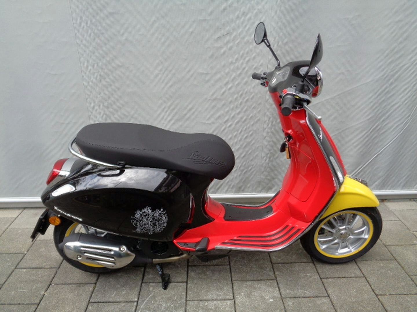 PIAGGIO VESPA PRIMAVERA 125 ABS 12" MICKEY MOUSE-image-5