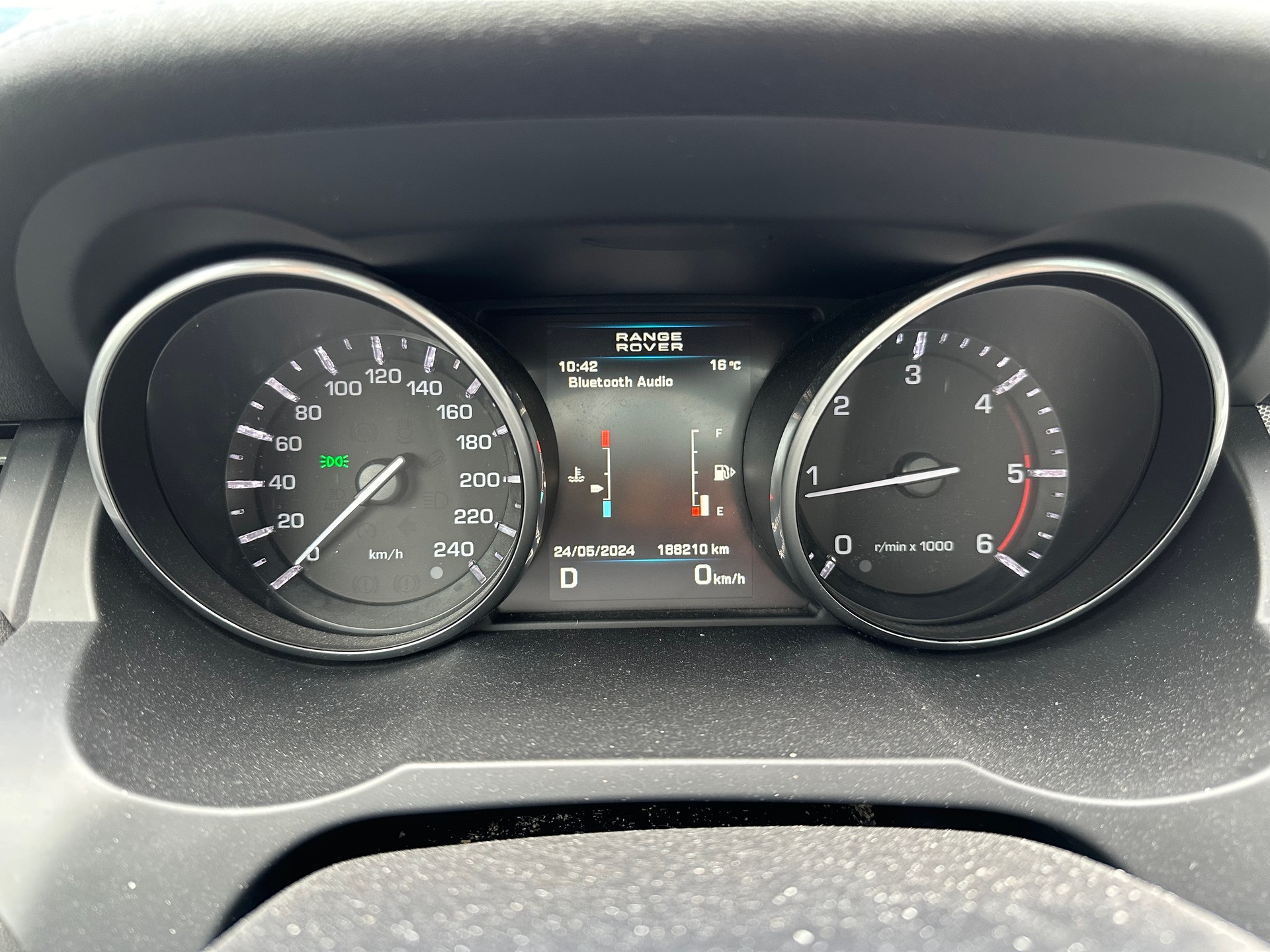 LAND ROVER Range Rover Evoque 2.2 SD4 Dynamic Spirit AT6-image-4