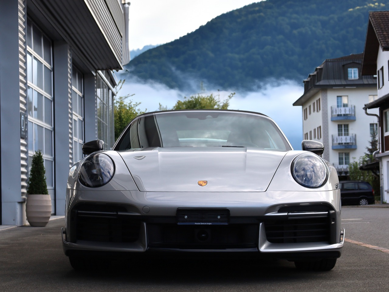 PORSCHE 911 Turbo S Cabriolet PDK-image-2