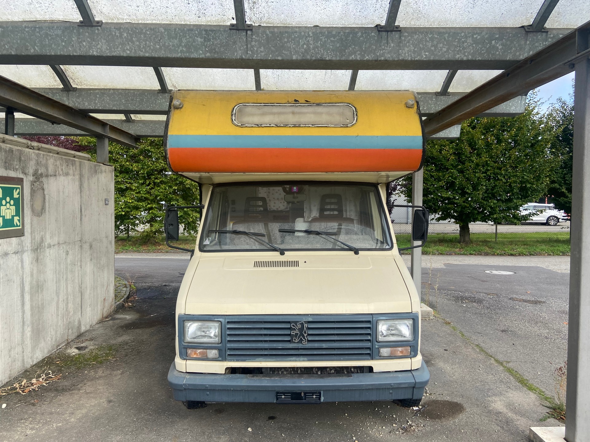 PEUGEOT J5